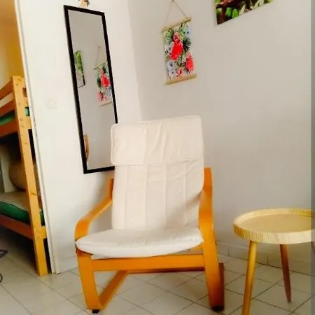 Avec Balcon A Deux Pas De La