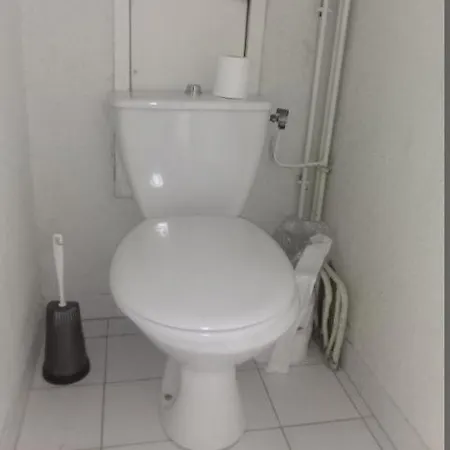 Avec Balcon A Deux Pas De La *